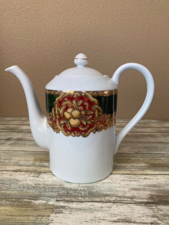 American Atelier Other - American Atelier Noel 3399 Christmas Teapot 5-Cup Porcelain Gold Trim - No Box